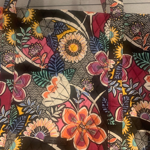 ‼️FIRM‼️ NWT Vera Bradley xl duffel bag Kauai floral - Picture 3 of 8